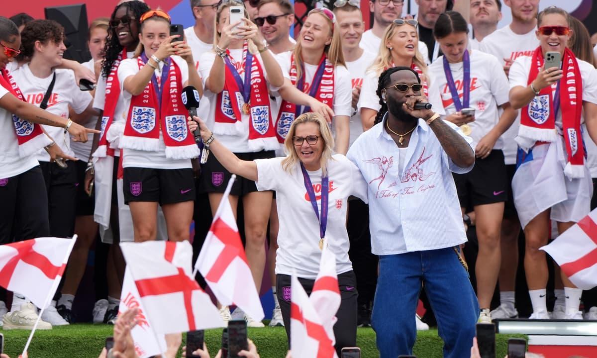VIDEO/PHOTOS: Burna Boy Surprises England Lionesses with Historic Buckingham Palace Performance After Euro Championship Win